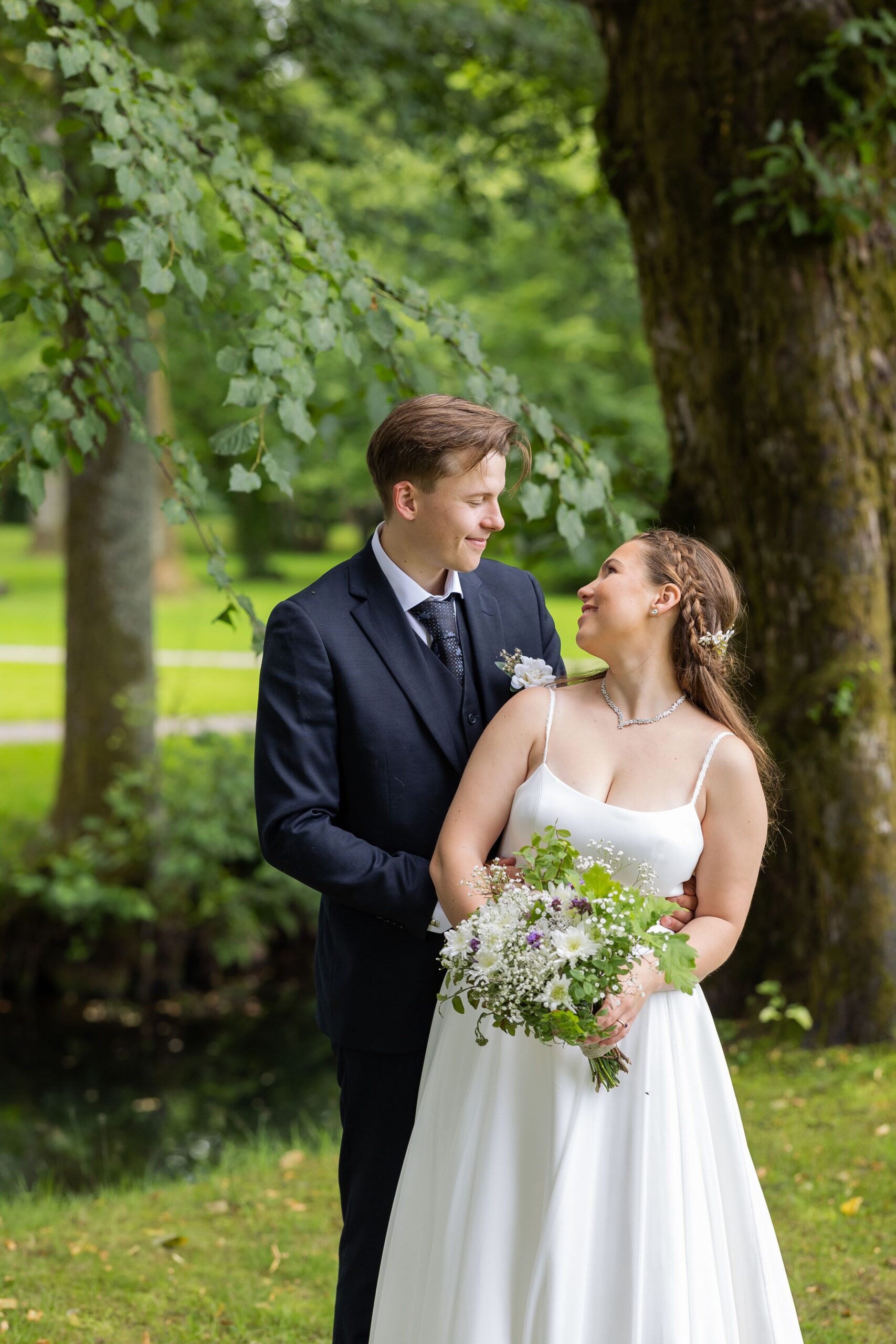 Bryllupsfotograf Fredrikstad – naturlig portrett