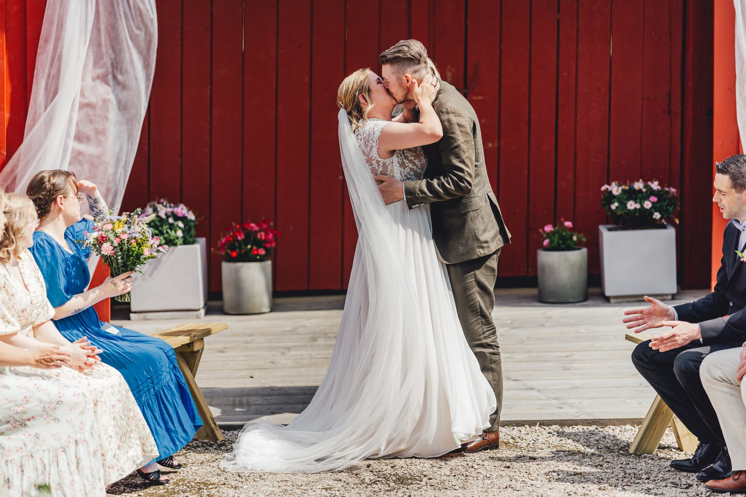 Bryllupsfotografering i Fredrikstad – naturlig øyeblikk