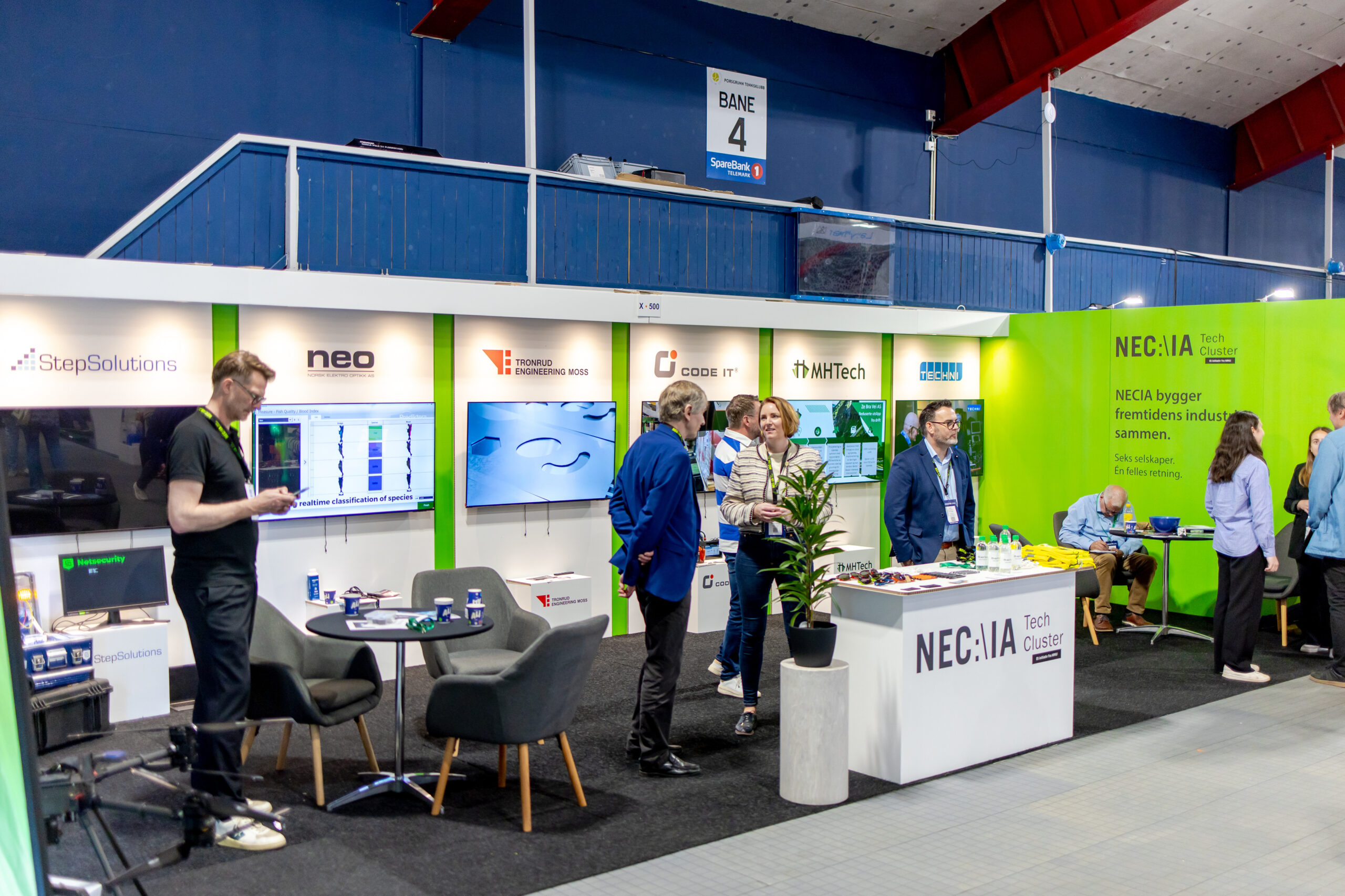 Industriuka hos Necia i Moss