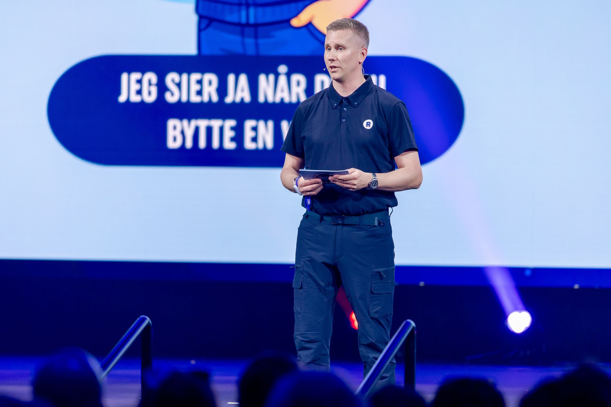 Foredrag på scenen under Rema 1000 regionshow i Moss